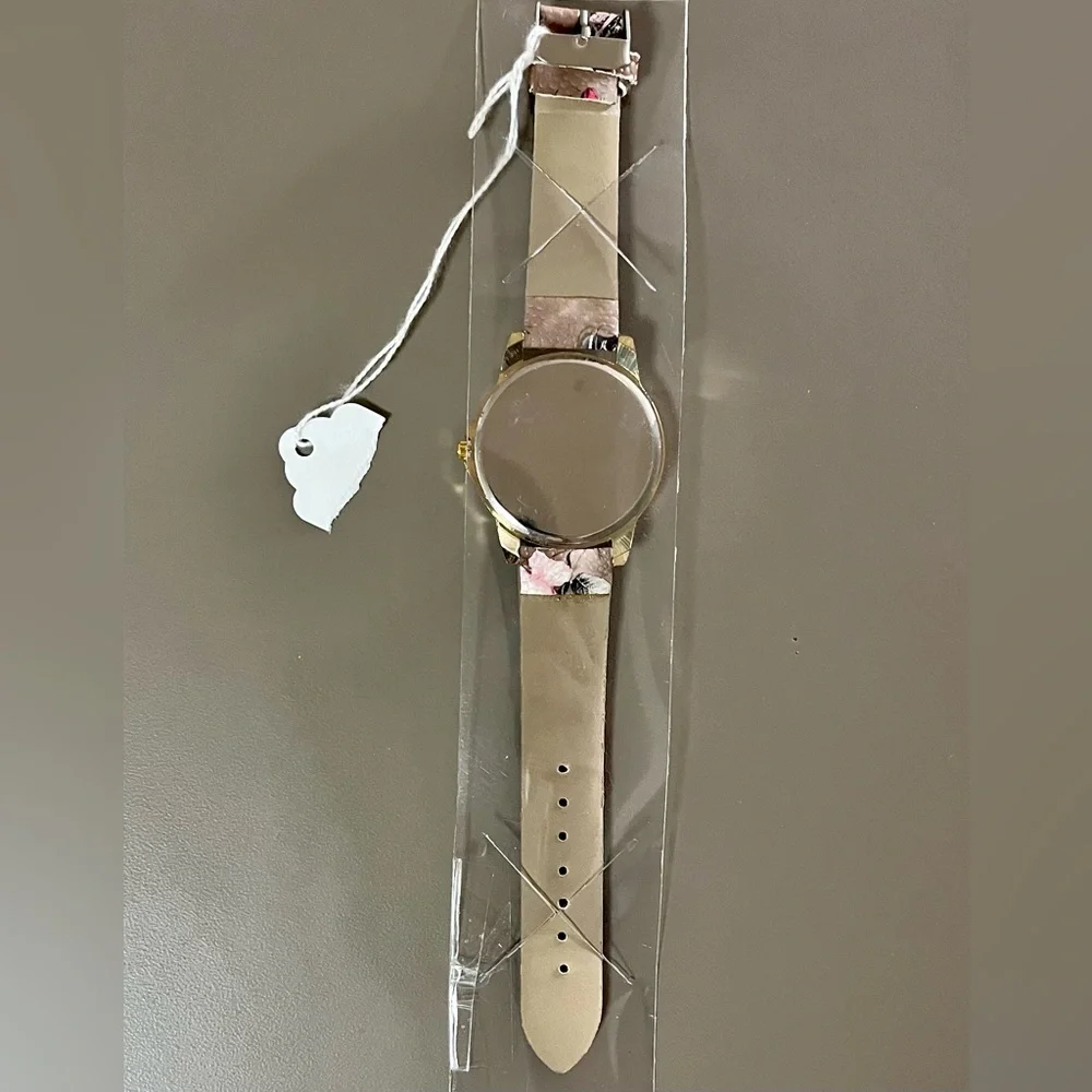 Pink Watch - Picture 3 of 6